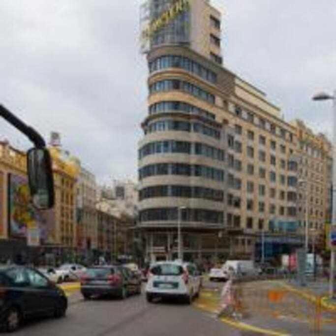 Apartamento Sotano En Gran Via Madrid Esterno foto