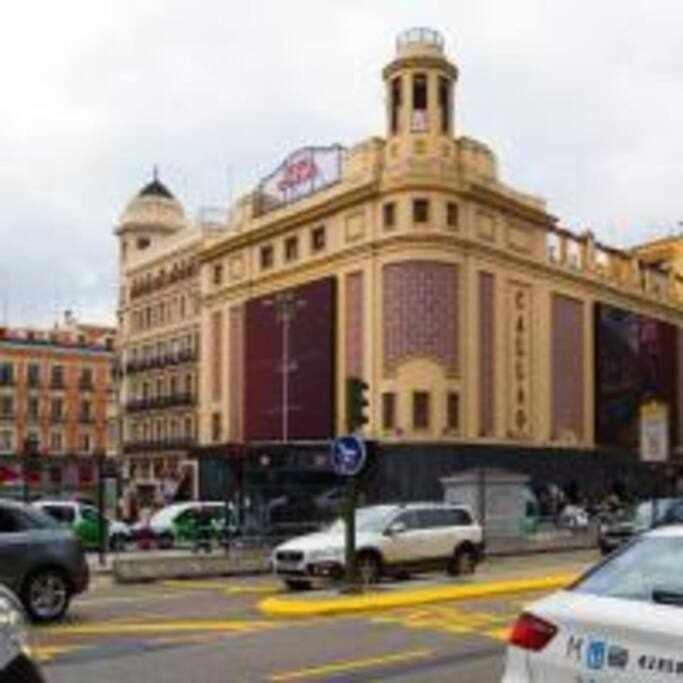 Apartamento Sotano En Gran Via Madrid Esterno foto