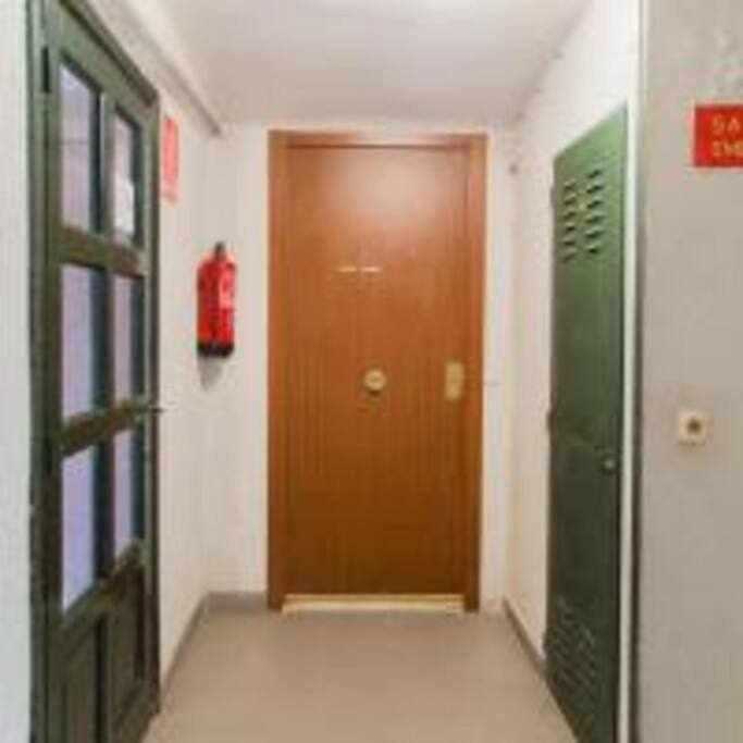 Apartamento Sotano En Gran Via Madrid Esterno foto